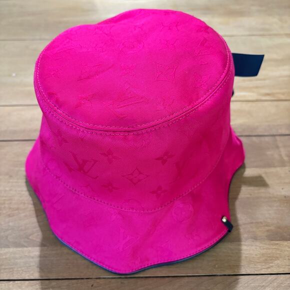 NWT Louis Vuitton x Yayoi Kusama Reversible Infinity Dot Bucket Hat BLK Fuchsia main image 13